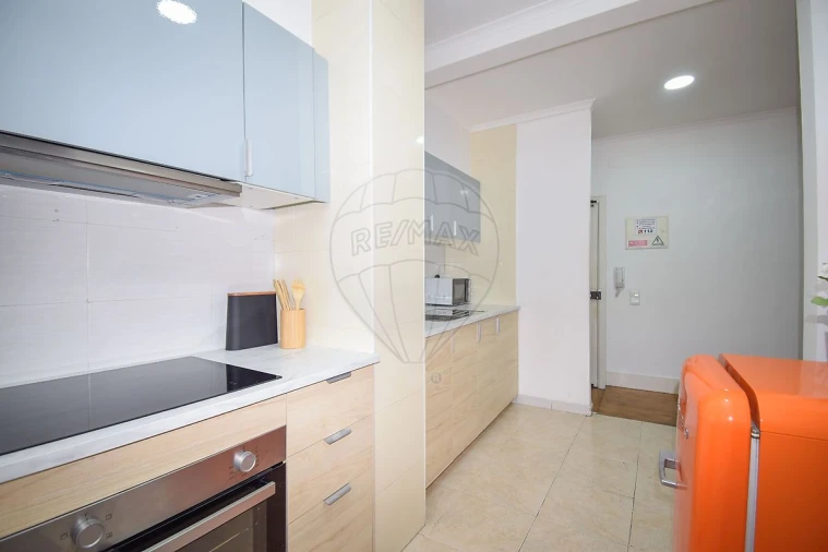 Apartamento T2 para Arrendamento em Arroios Foto 3