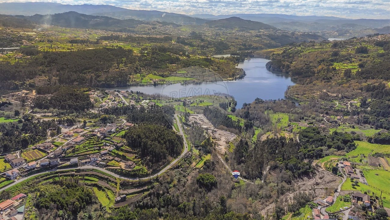 Moradia T2 para Venda em Abragão Foto 2