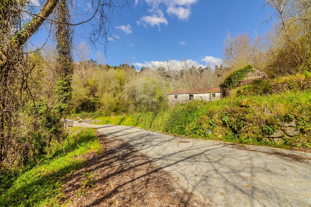 Moradia T2 para Venda em Abragão Foto 9