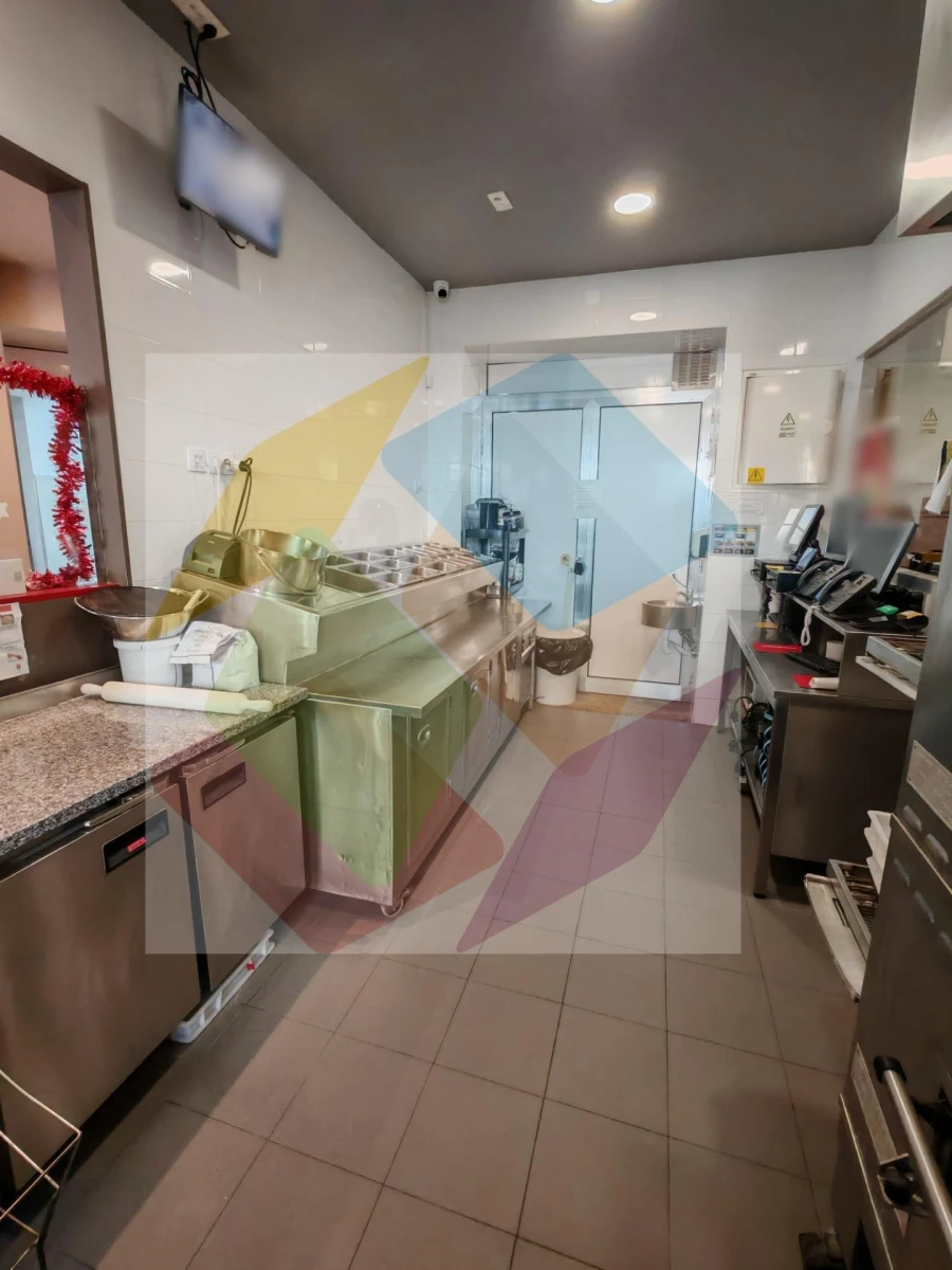 Negócio para Arrendamento em Espinho Foto 7