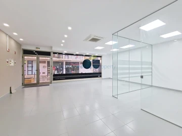 Loja para Venda em Albufeira e Olhos de Água