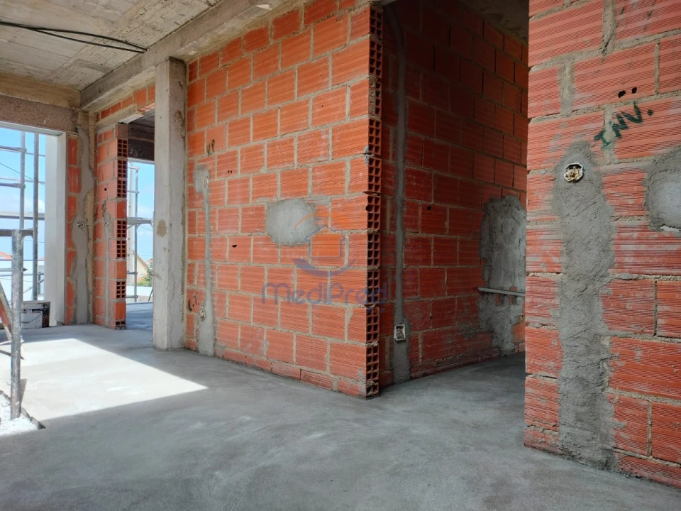 Moradia T4 para Venda em Pontinha e Famões Foto 5