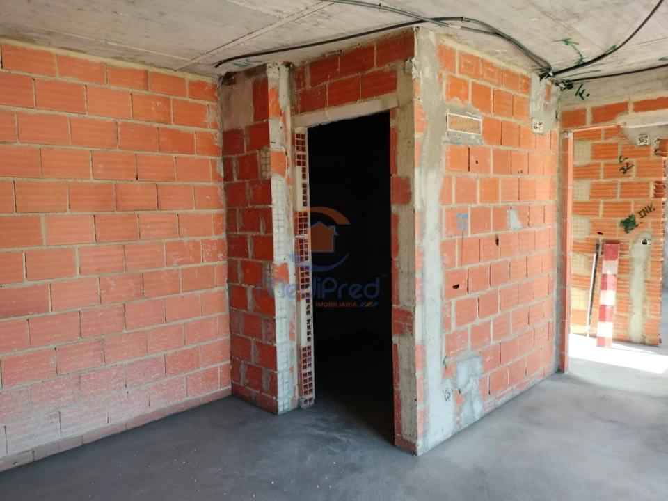 Moradia T4 para Venda em Pontinha e Famões Foto 8