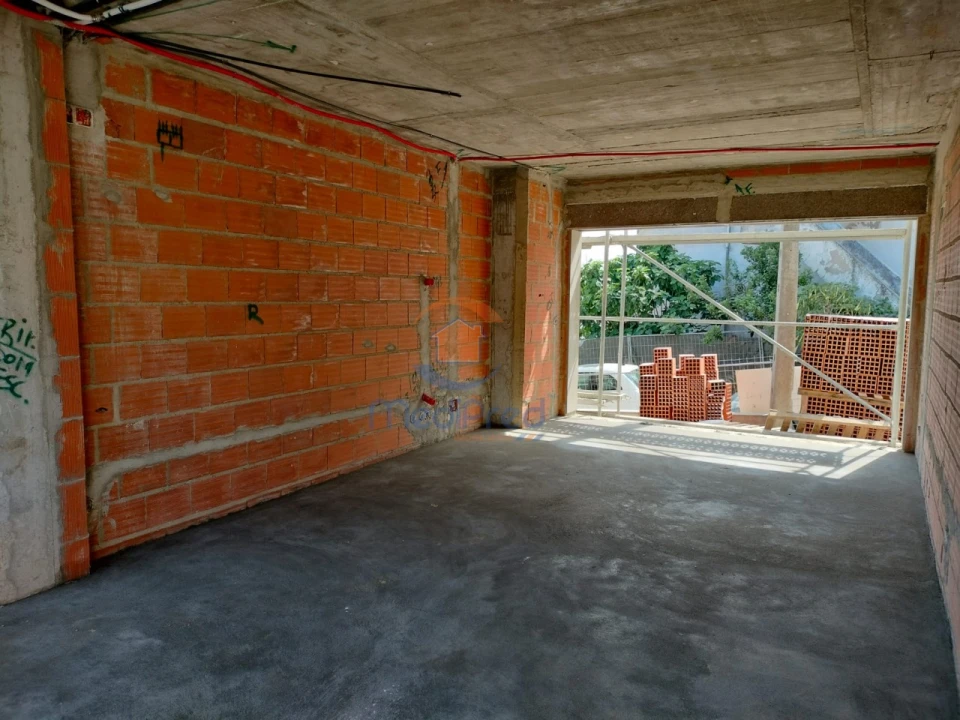 Moradia T4 para Venda em Pontinha e Famões Foto 13