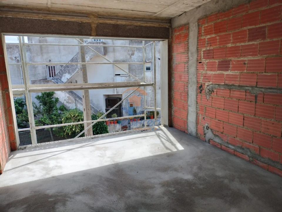 Moradia T4 para Venda em Pontinha e Famões Foto 14