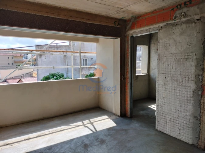 Moradia T4 para Venda em Pontinha e Famões Foto 4