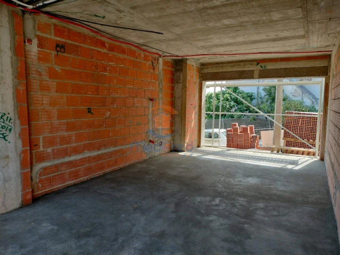 Moradia T4 para Venda em Pontinha e Famões Foto 13