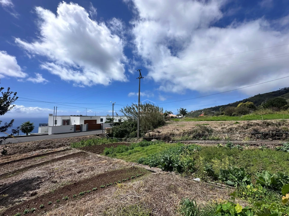 Moradia T2 para Venda em Arco da Calheta Foto 12
