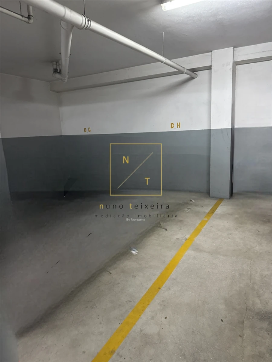 Garagem para Venda em Mozelos Foto 3