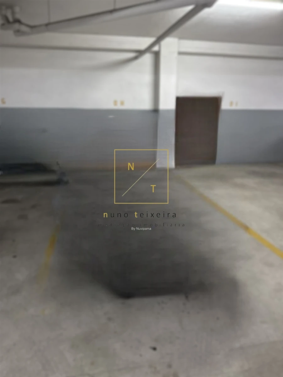 Garagem para Venda em Mozelos Foto 2