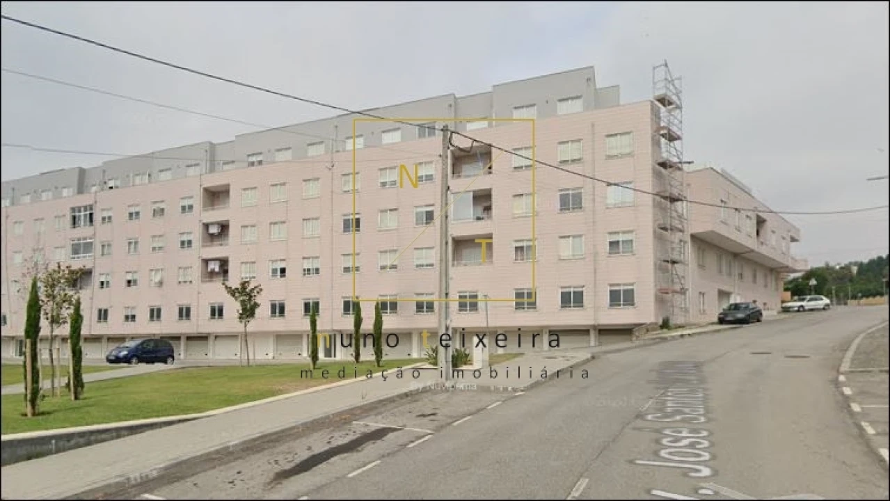 Garagem para Venda em Mozelos Foto 1