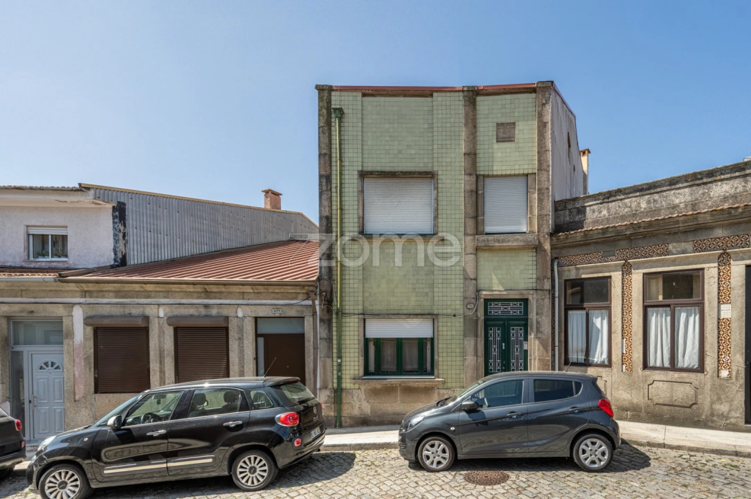 Moradia T9 para Venda em Campanhã Foto 1