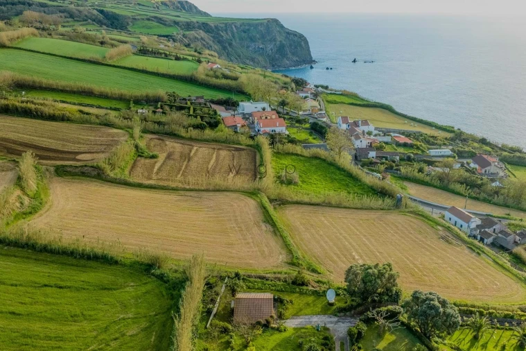 Terreno para Venda em Mosteiros Foto 7