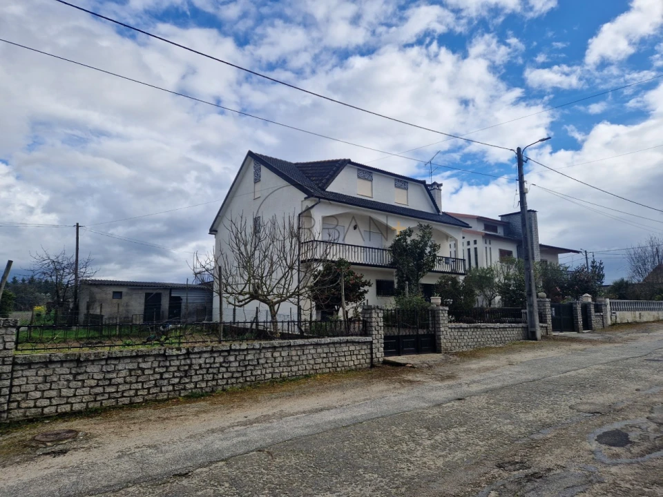 Moradia T4 para Venda em Rua Foto 37