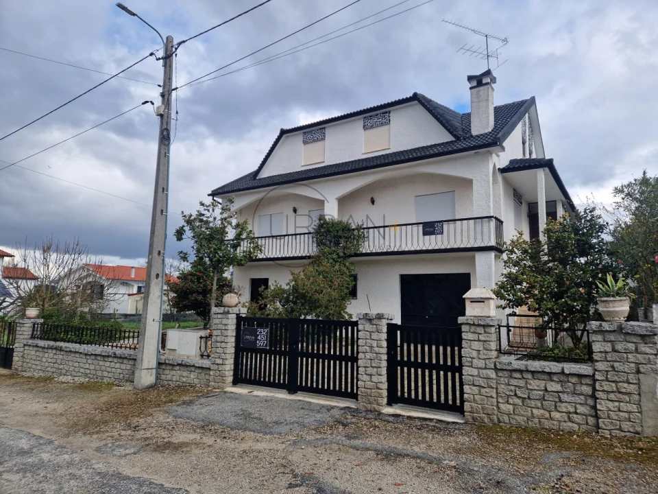 Moradia T4 para Venda em Rua Foto 36