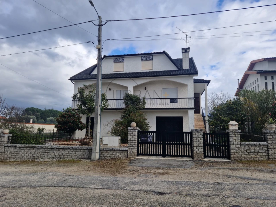 Moradia T4 para Venda em Rua Foto 3