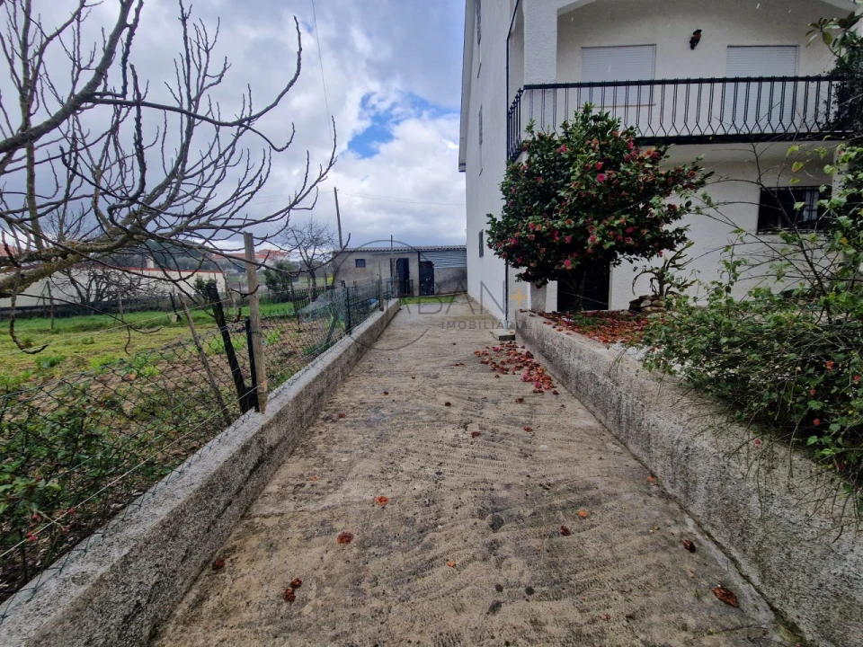 Moradia T4 para Venda em Rua Foto 39