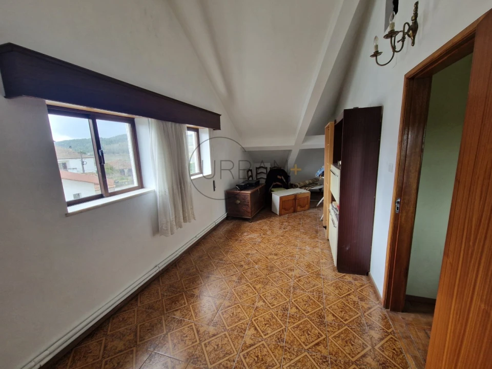 Moradia T4 para Venda em Rua Foto 34