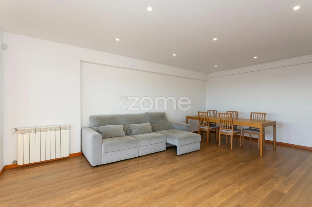 Apartamento T2 para Venda em Paranhos Foto 9