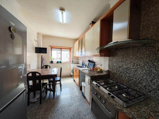 Apartamento T3 para Venda em Ramada e Caneças