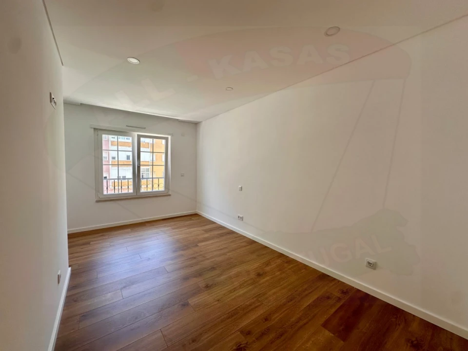 Apartamento T3 para Venda em Águas Livres Foto 17