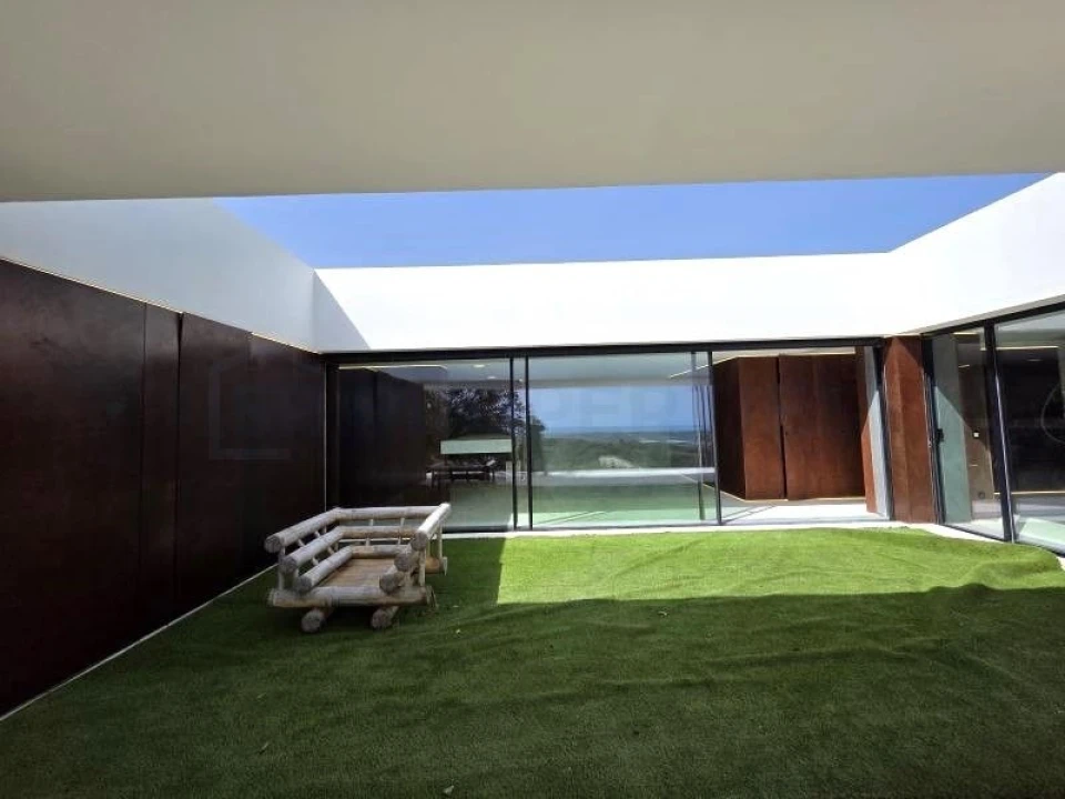 Moradia T4 para Venda em Santa Barbara de Nexe Foto 33