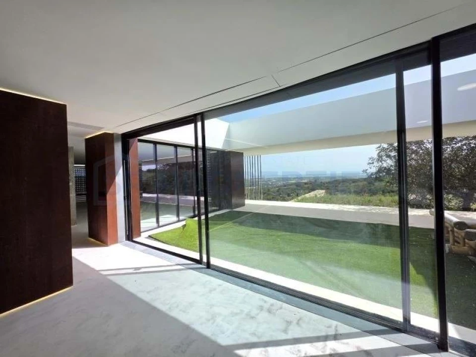 Moradia T4 para Venda em Santa Barbara de Nexe Foto 29