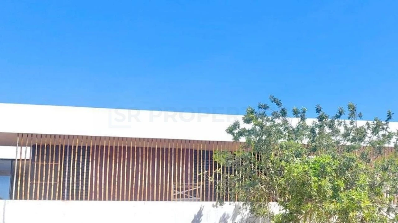 Moradia T4 para Venda em Santa Barbara de Nexe Foto 61