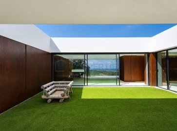 Moradia T4 para Venda em Santa Barbara de Nexe