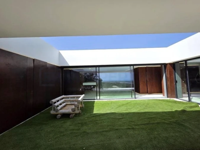 Moradia T4 para Venda em Santa Barbara de Nexe Foto 33