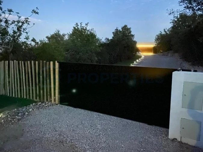 Moradia T4 para Venda em Santa Barbara de Nexe Foto 73