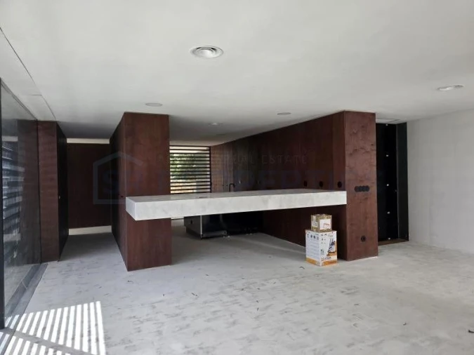 Moradia T4 para Venda em Santa Barbara de Nexe Foto 8