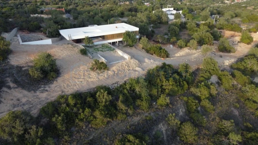 Moradia T4 para Venda em Santa Barbara de Nexe Foto 52