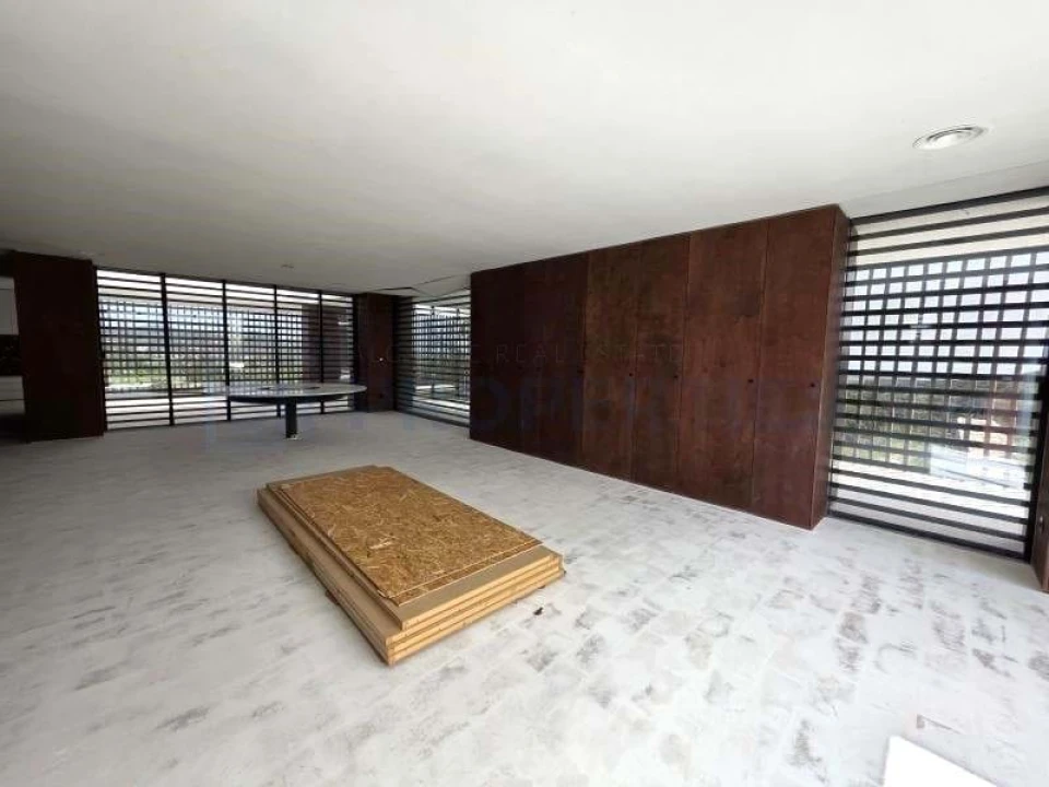 Moradia T4 para Venda em Santa Barbara de Nexe Foto 10