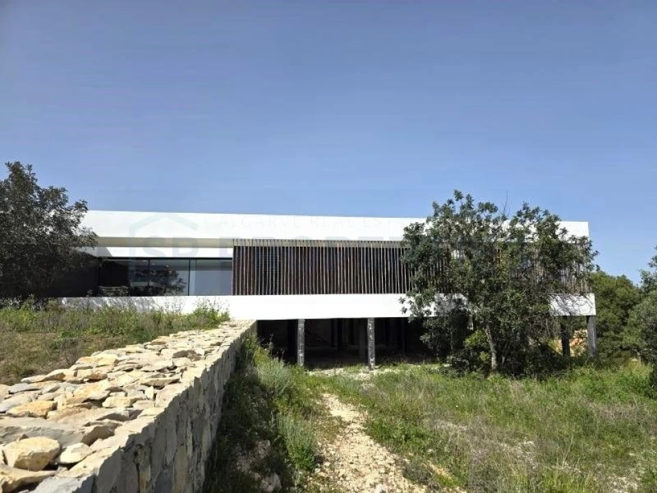 Moradia T4 para Venda em Santa Barbara de Nexe Foto 35