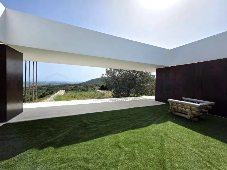 Moradia T4 para Venda em Santa Barbara de Nexe Foto 31