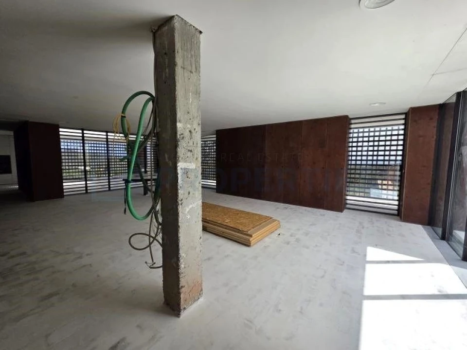 Moradia T4 para Venda em Santa Barbara de Nexe Foto 17