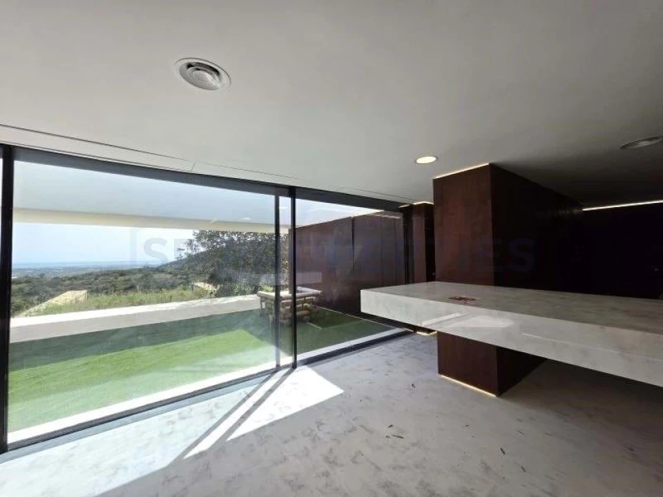 Moradia T4 para Venda em Santa Barbara de Nexe Foto 28