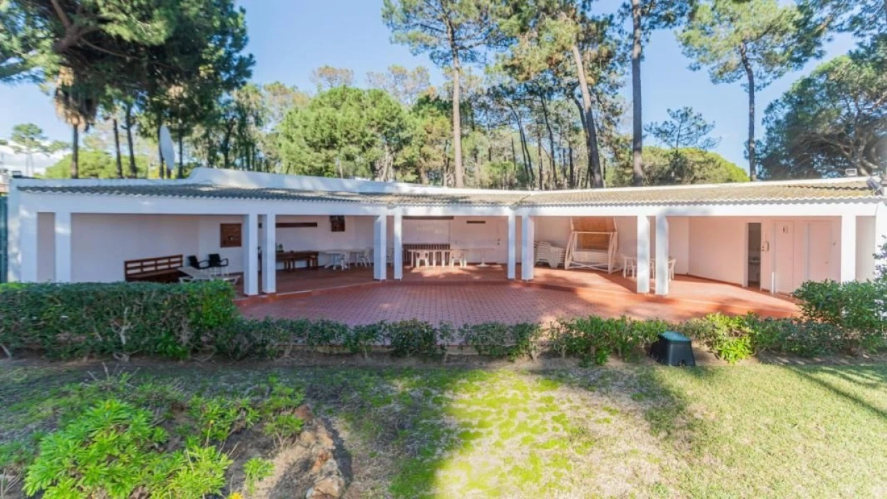 Apartamento T3 para Venda em Quarteira Foto 5