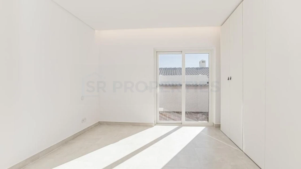 Apartamento T3 para Venda em Quarteira Foto 10