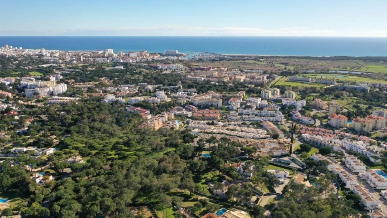 Apartamento T3 para Venda em Quarteira Foto 35