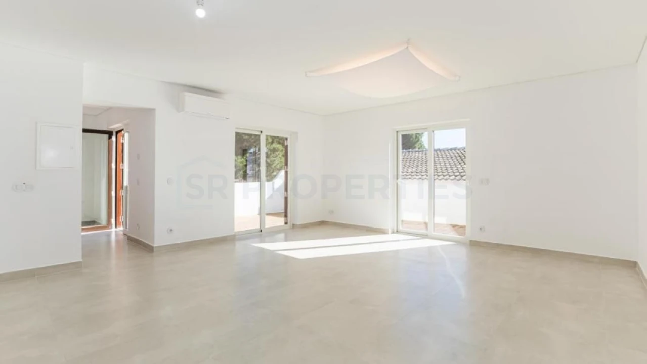 Apartamento T3 para Venda em Quarteira Foto 2