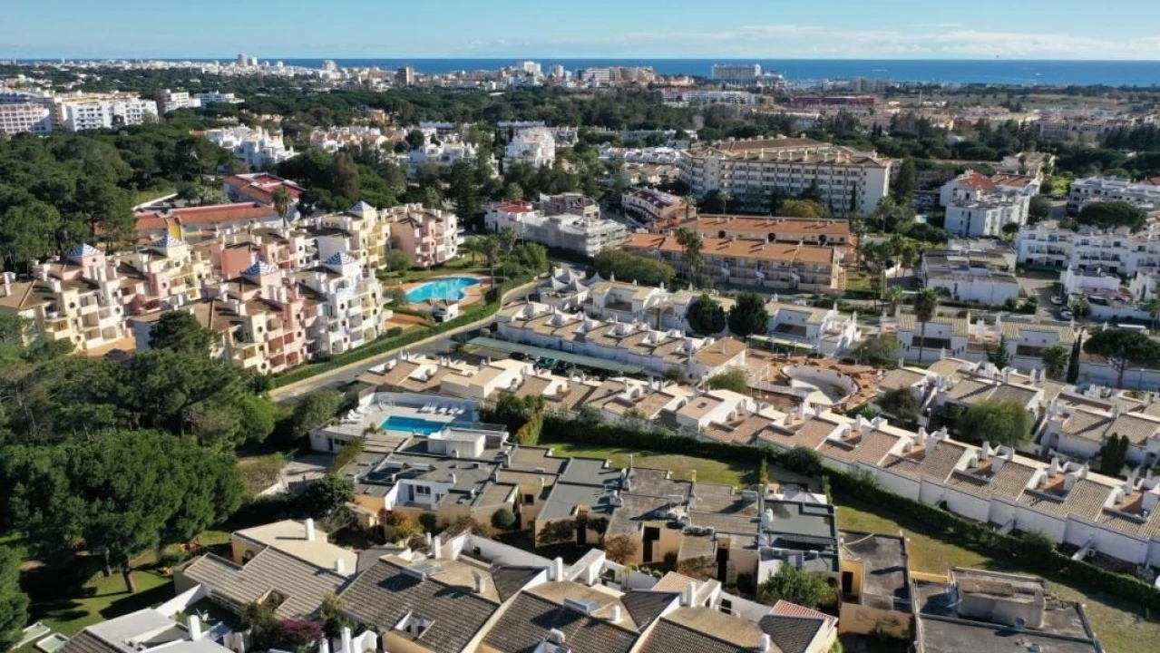 Apartamento T3 para Venda em Quarteira Foto 30