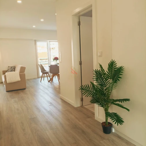 Apartamento T3 para Venda em Benfica Foto 3