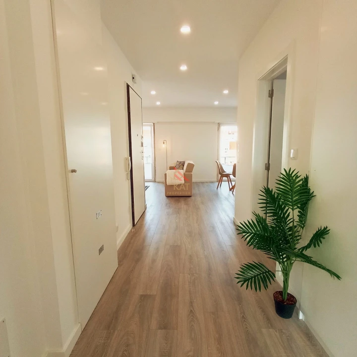 Apartamento T3 para Venda em Benfica Foto 2