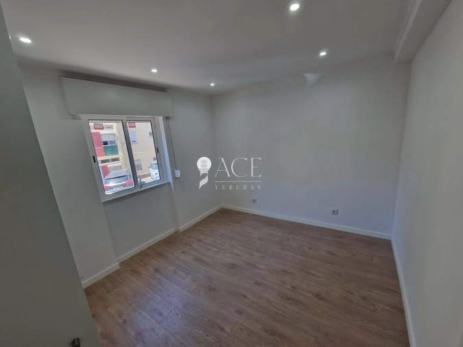 Apartamento T3 para Venda em Odivelas Foto 6