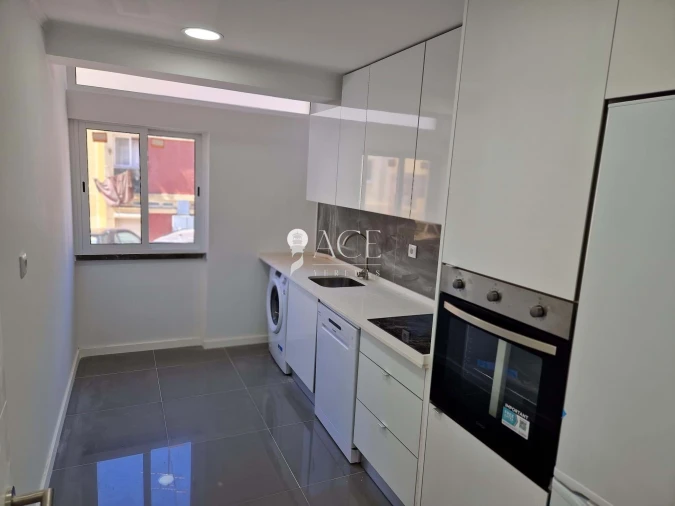 Apartamento T3 para Venda em Odivelas Foto 3