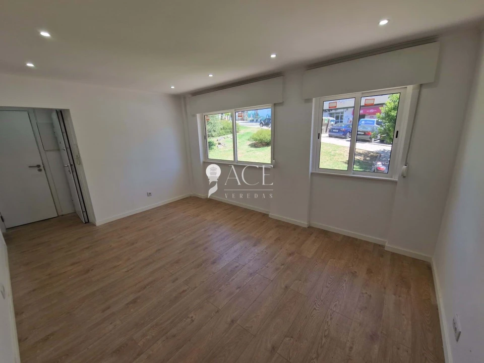 Apartamento T3 para Venda em Odivelas Foto 2