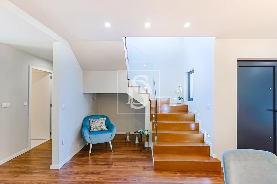 Moradia T3 para Venda em Gilmonde Foto 16