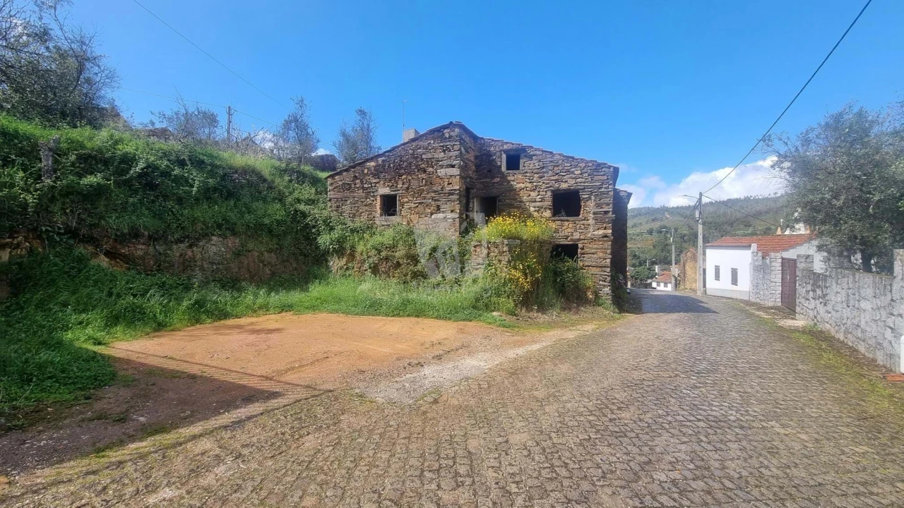 Terreno para Venda em Sobreira Formosa e Alvito da Beira Foto 4